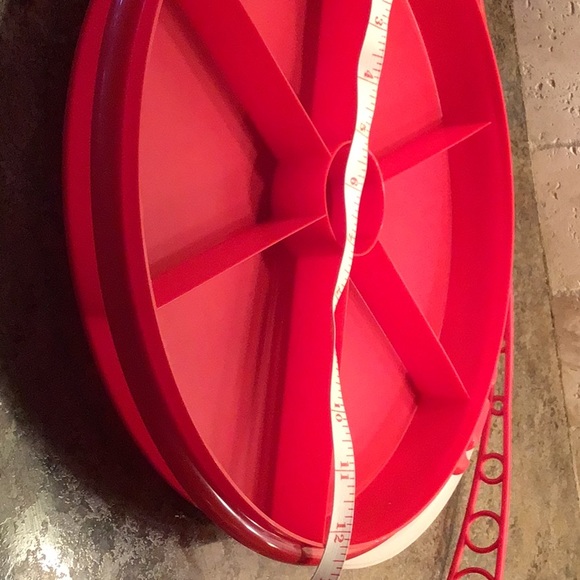 Tupperware divided container - Picture 2 of 4